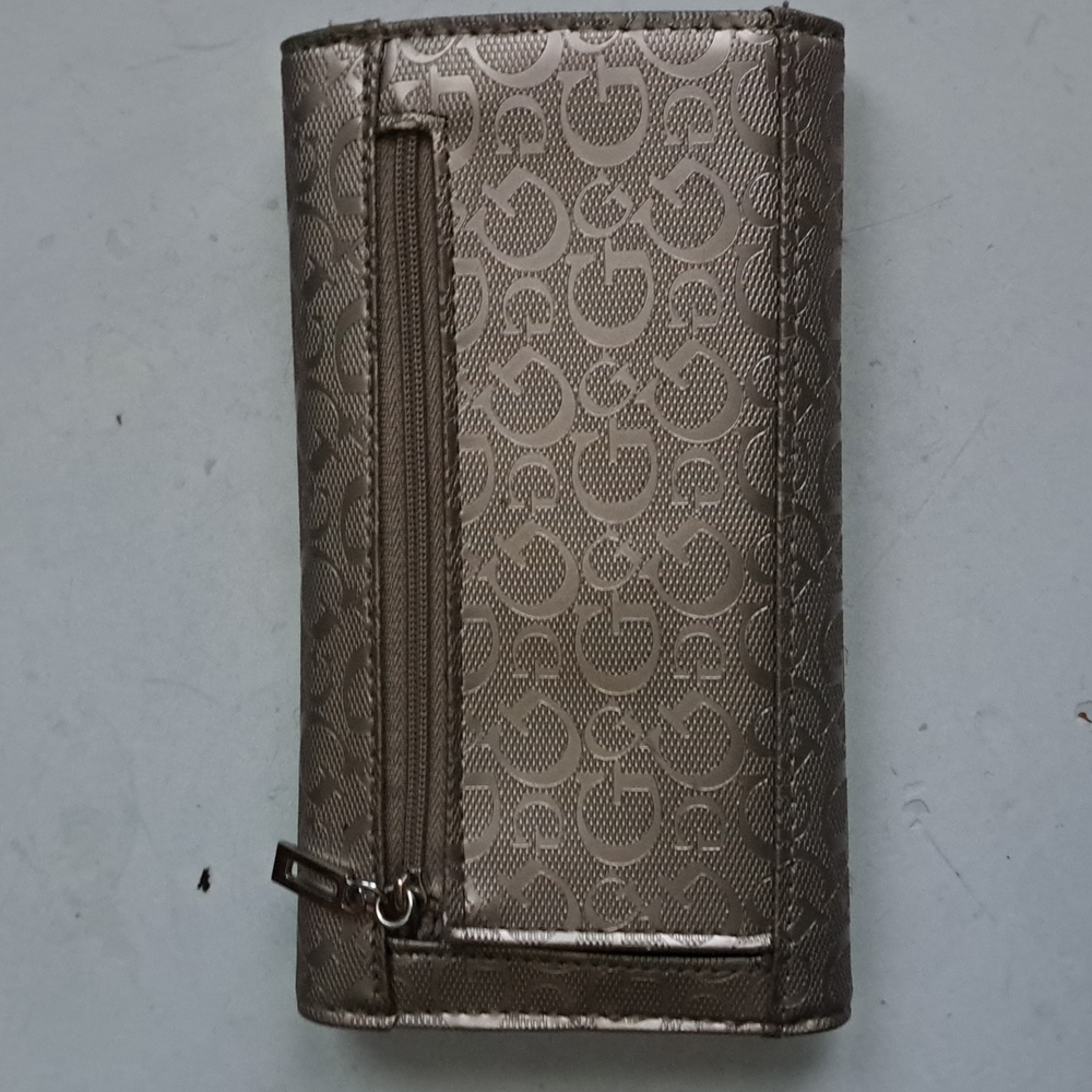 Guess Wallet - Picture 6 of 8